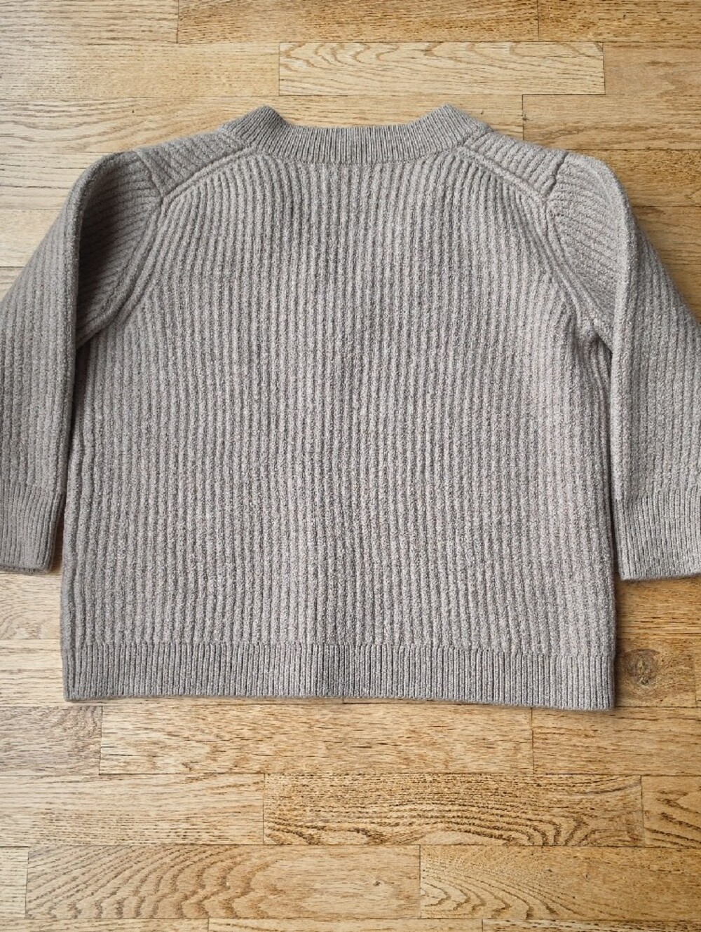 (S) Babaton Aritzia Taupe Ribbed V-Neck Sweater 100% Merino Wool Luxurious - Picture 9 of 9